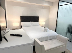 Westferry Two-Bedroom Deluxe Apartment